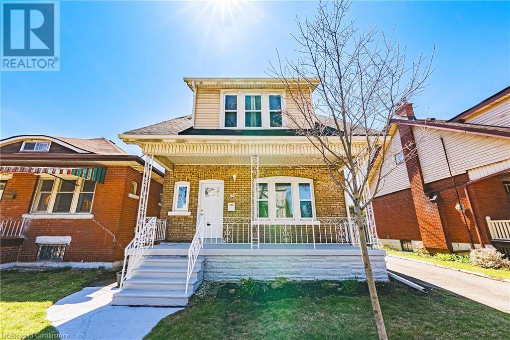 Hamilton, ON L8M2C8,460 MAPLE Avenue