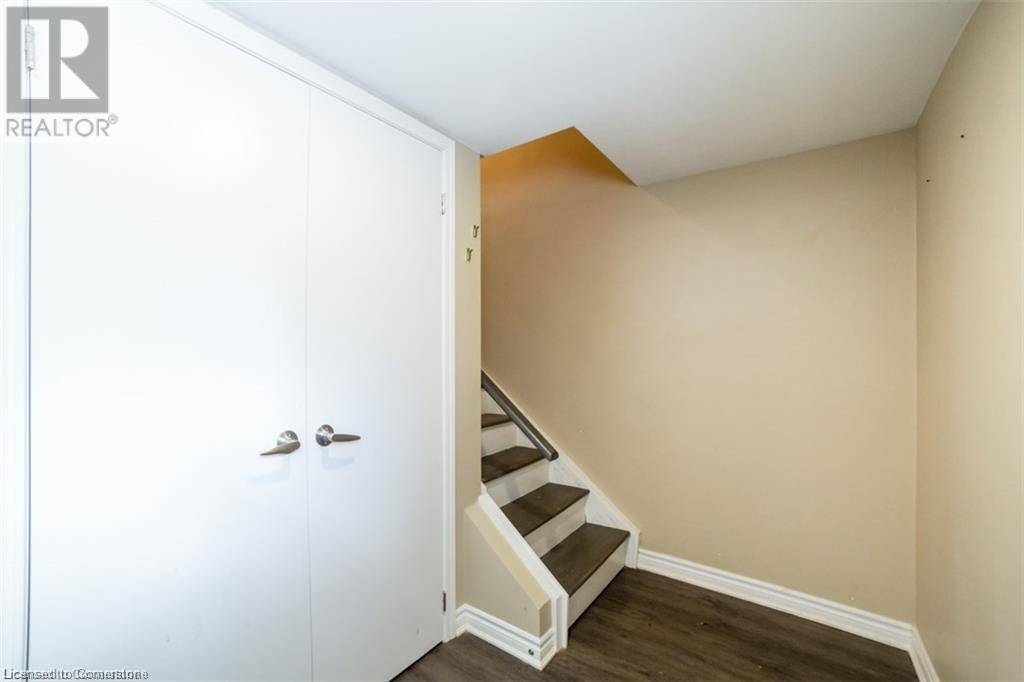 Hamilton, ON L8V3S3,245 EAST 32ND ST #Lower