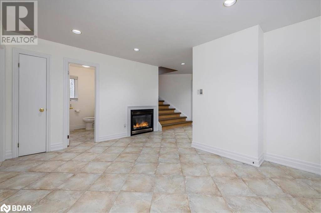 Barrie, ON L4M5L7,8 WHITE PINE Place
