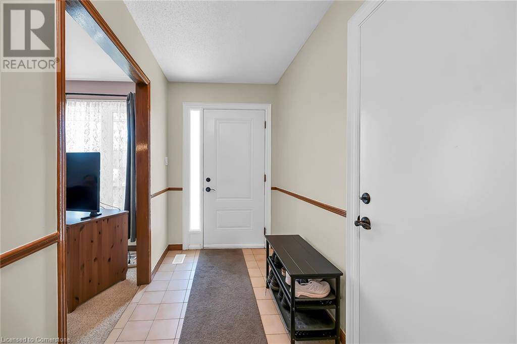 Hamilton, ON L8W2J5,43 EVEREST Street