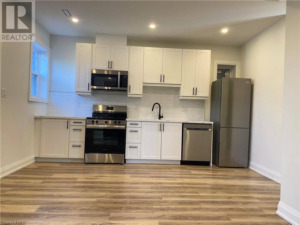 Hamilton, ON L8L6C3,15 GREENAWAY AVE #1