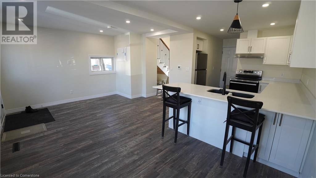 Hamilton, ON L8N1Y1,246 FOREST Avenue
