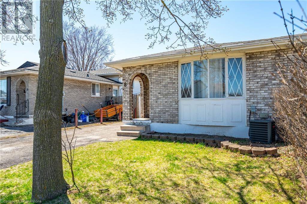 St. Catharines, ON L2P3M7,8 CANTERBURY Drive