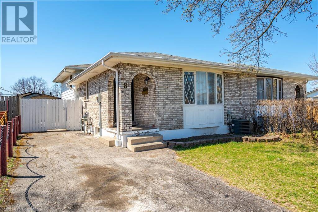St. Catharines, ON L2P3M7,8 CANTERBURY Drive