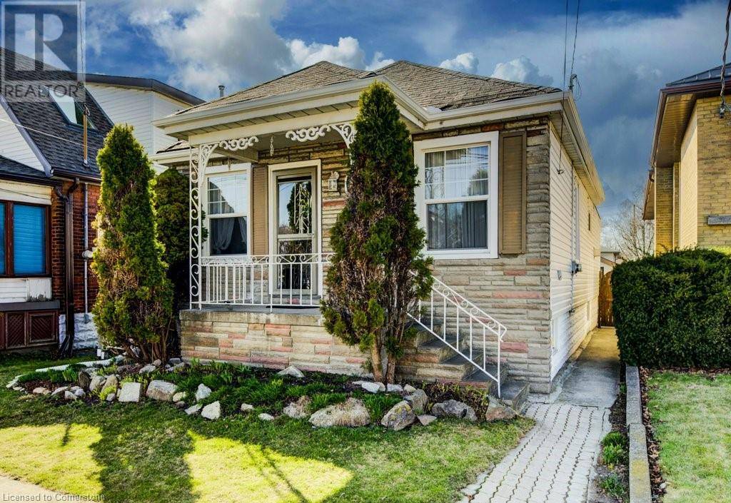 Hamilton, ON L9A4T7,458 UPPER WENTWORTH Street
