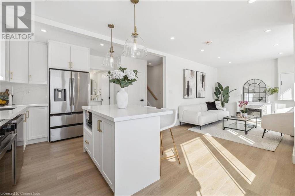 Hamilton, ON L8V4A9,98 EAST 37TH Street