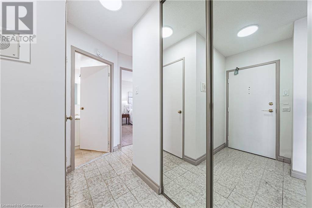Burlington, ON L7P3P4,2055 UPPER MIDDLE RD #706