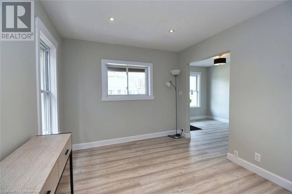 Hamilton, ON L9A1A6,82 ALPINE Avenue