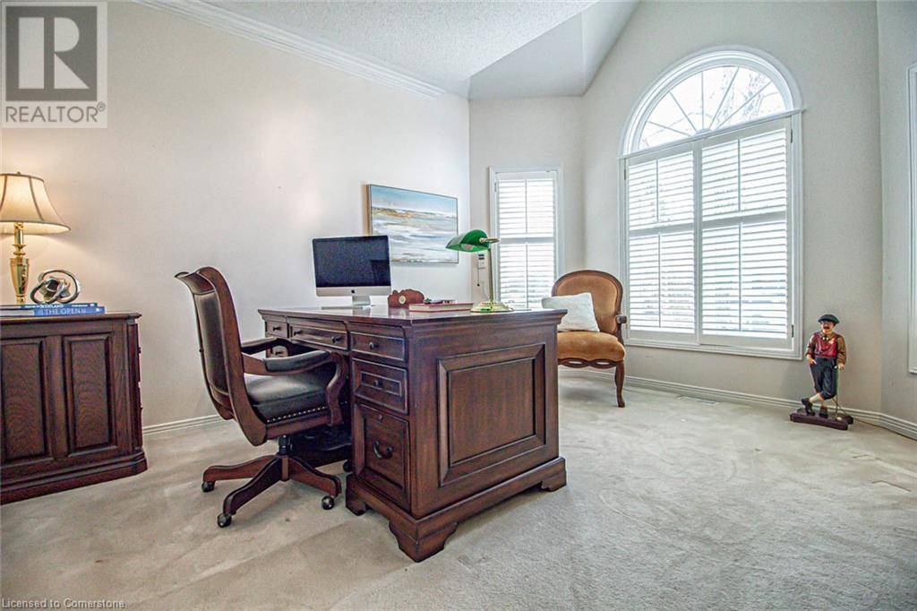 Burlington, ON L7M4A8,2156 COUNTRY CLUB Drive