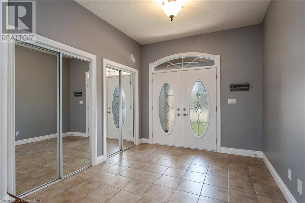 Kitchener, ON N2E4C4,35 YARROW Court