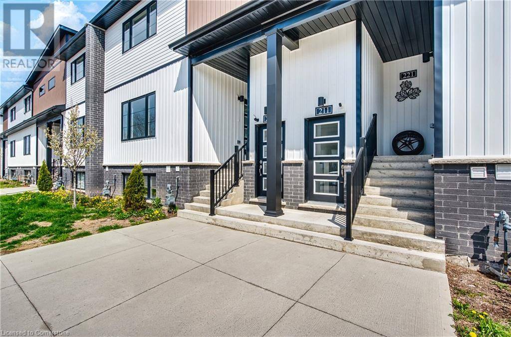 Niagara Falls, ON L6P1H8,4263 FOURTH AVE #212