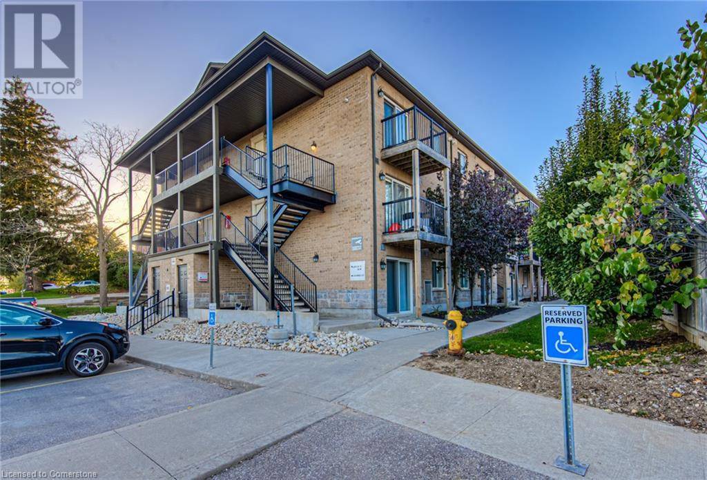 Kitchener, ON N2E0G3,185 WINDALE CRES #4C