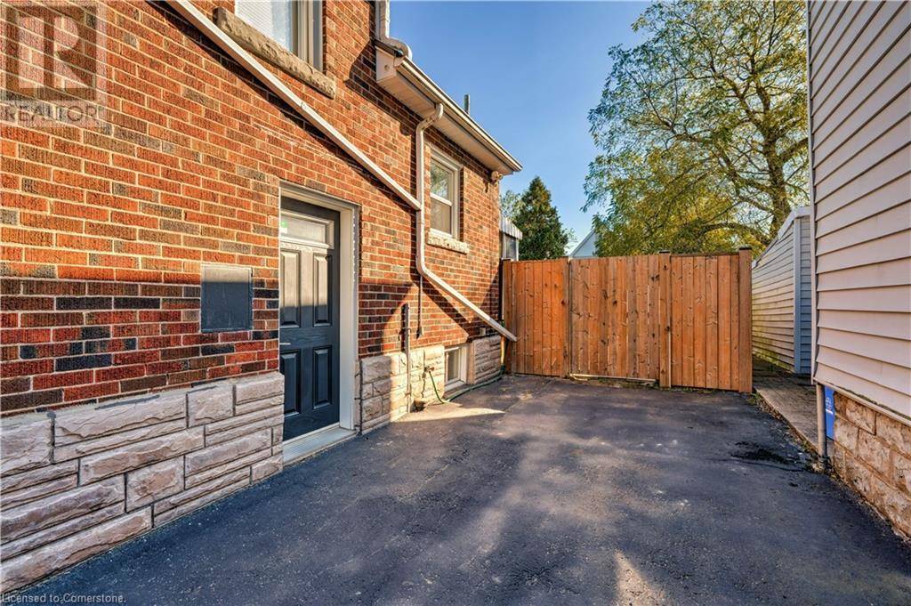 Hamilton, ON L9A3J6,97 KNYVET Avenue