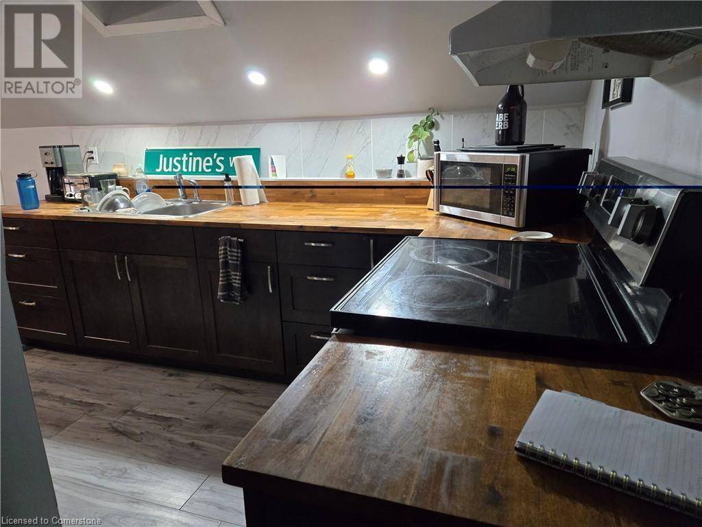 Kitchener, ON N2G1L8,24 MICHAEL ST #3