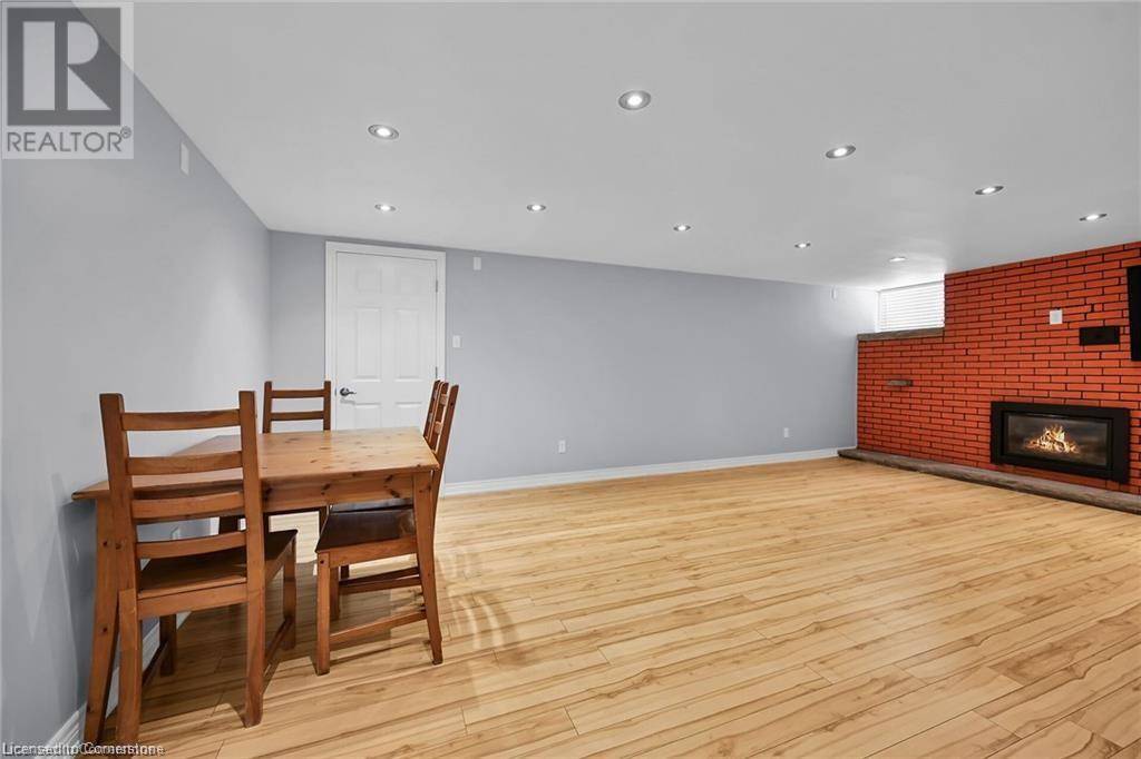 Stoney Creek, ON L8E1T9,221 GRAY RD #B