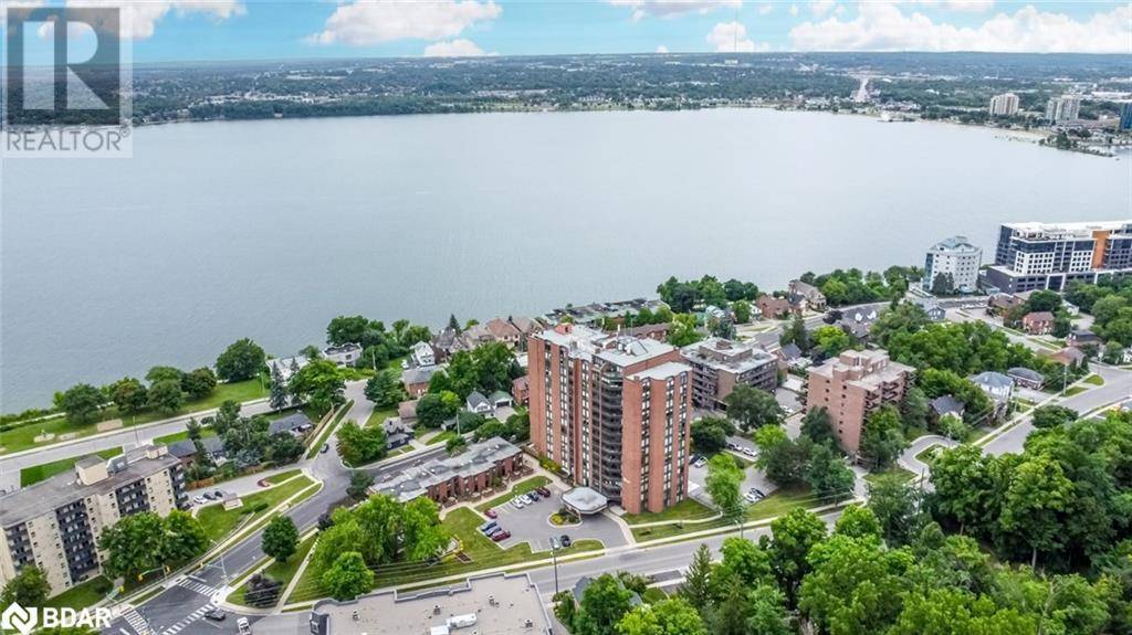 Barrie, ON L4M5L6,181 COLLIER ST #206