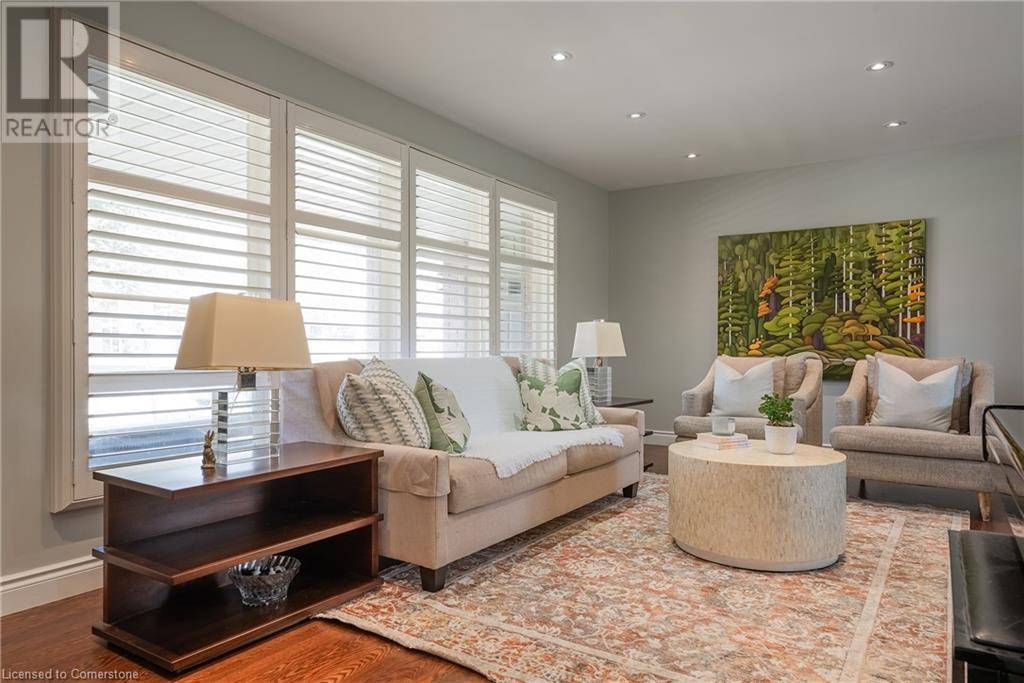 Oakville, ON L6J5K8,411 CANTERBURY Crescent