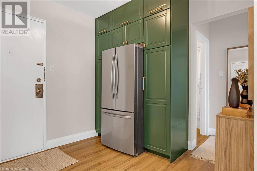 Hamilton, ON L8S2N5,37 MERICOURT RD #208