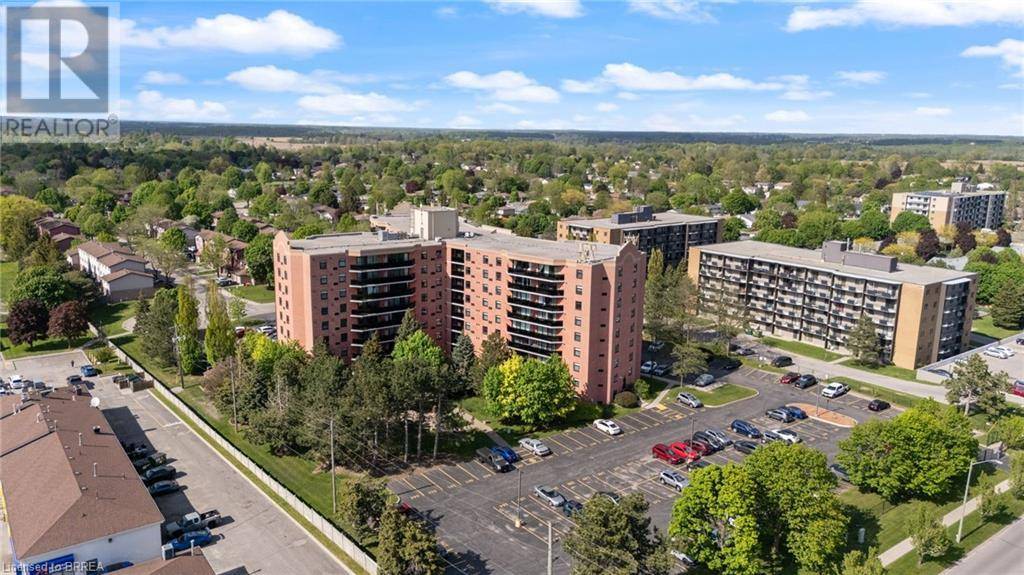 Brantford, ON N3P1Z5,9 BONHEUR CT #212