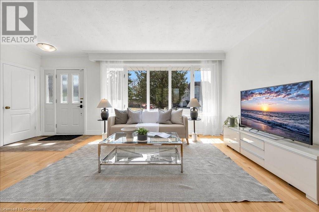 Oakville, ON L6L4L7,441 VALLEY Drive