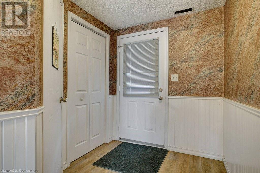 Cambridge, ON N3H5N2,245 BISHOP ST South #50