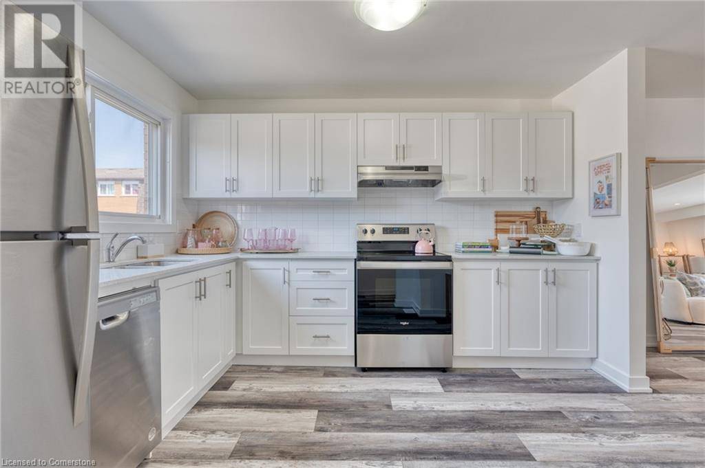 Hamilton, ON L8W1M6,20 ANNA CAPRI DR #5
