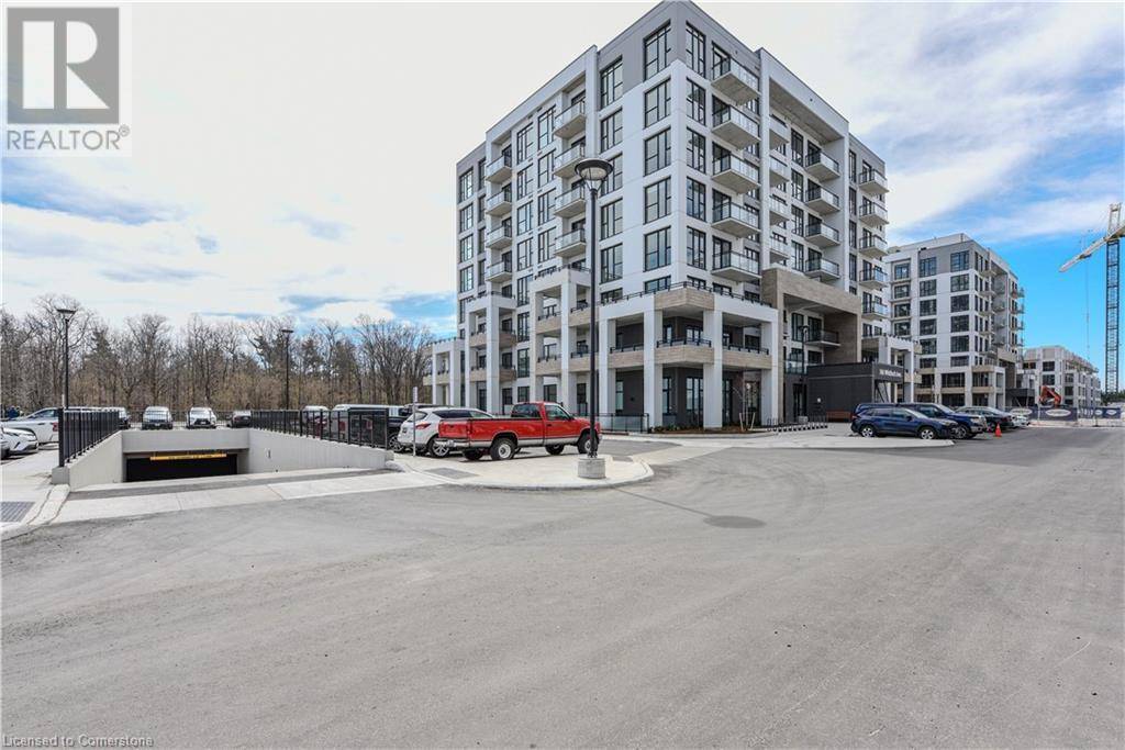 Milton, ON L9E1S2,760 WHITLOCK AVE #103
