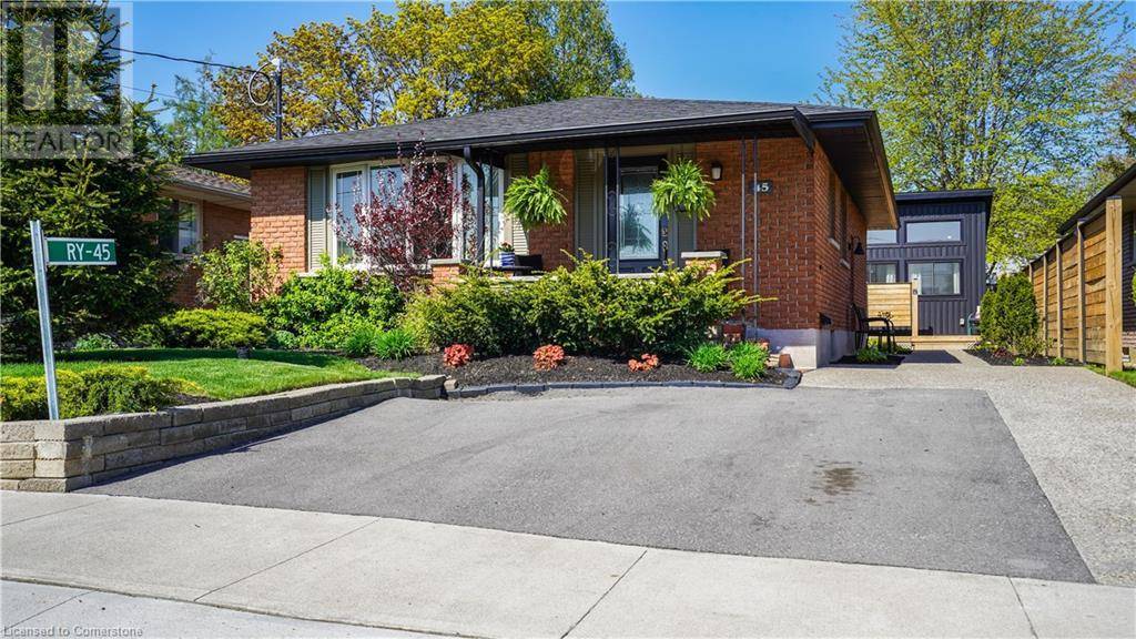 Kitchener, ON N2H4S4,45 BOND Street