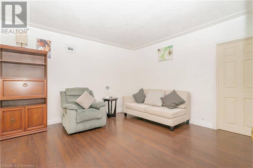Hamilton, ON L8V3M1,574 UPPER SHERMAN Avenue
