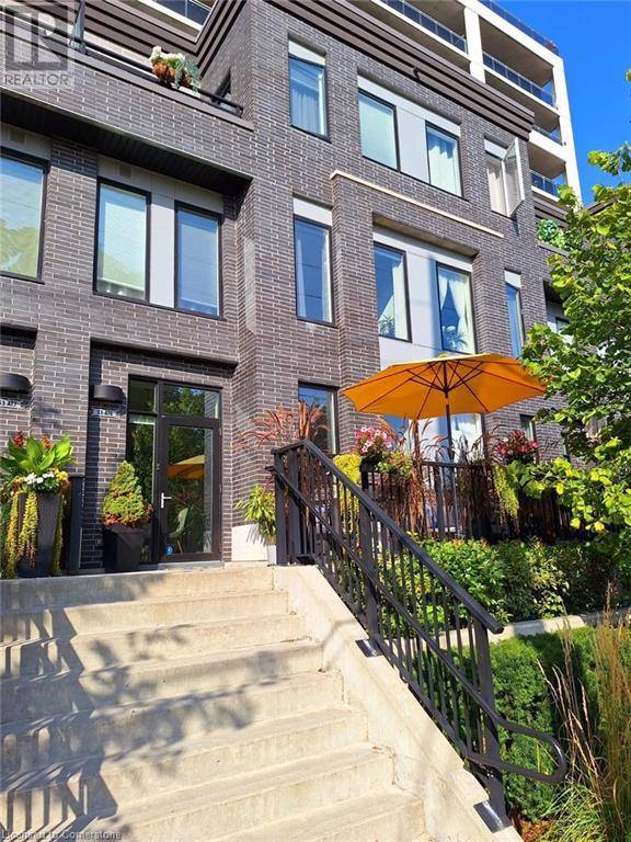 Guelph, ON N1E0P5,53 ARTHUR ST South #AT6