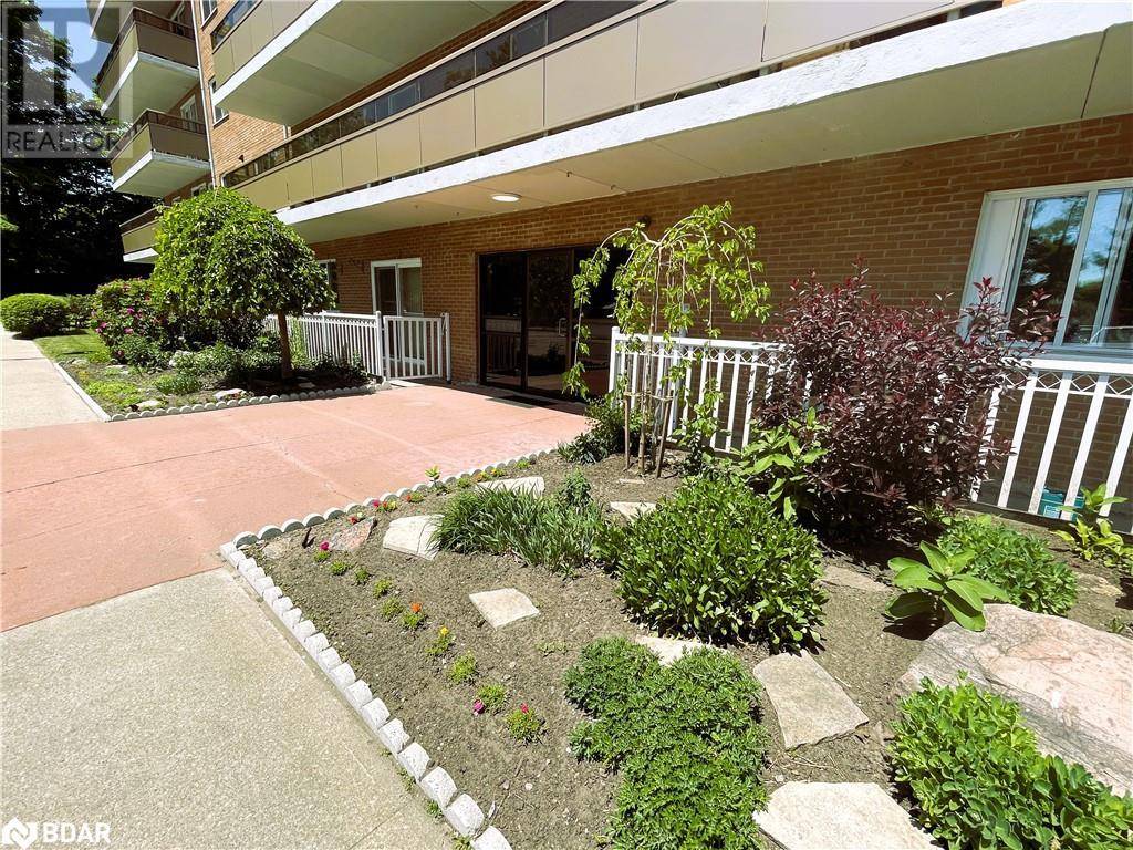 Barrie, ON L4M5J7,414 BLAKE ST #702