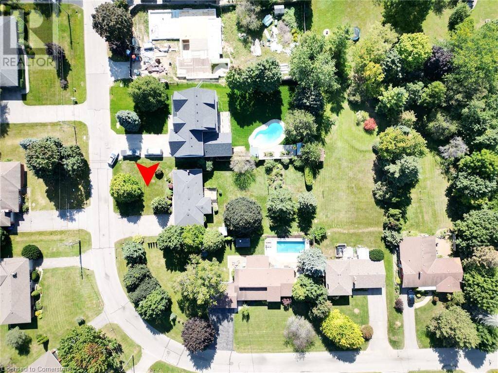 Guelph, ON N1L1G9,33 RIDGEWAY Avenue