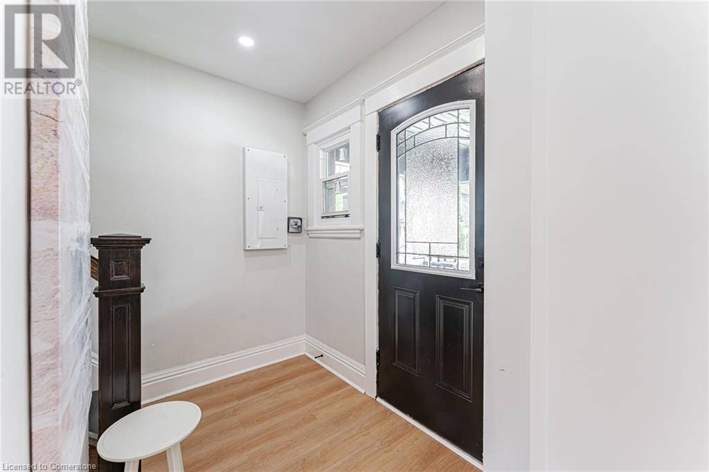 Hamilton, ON L8L6R4,15 BARNESDALE Avenue N