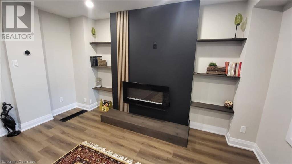 Mississauga, ON L5C1K6,830 WESTLOCK RD #38A