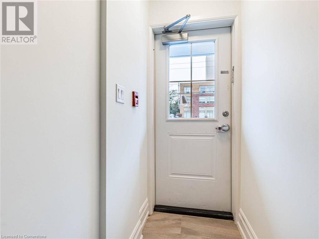 Mississauga, ON L5E1C7,760 LAKESHORE RD East #206