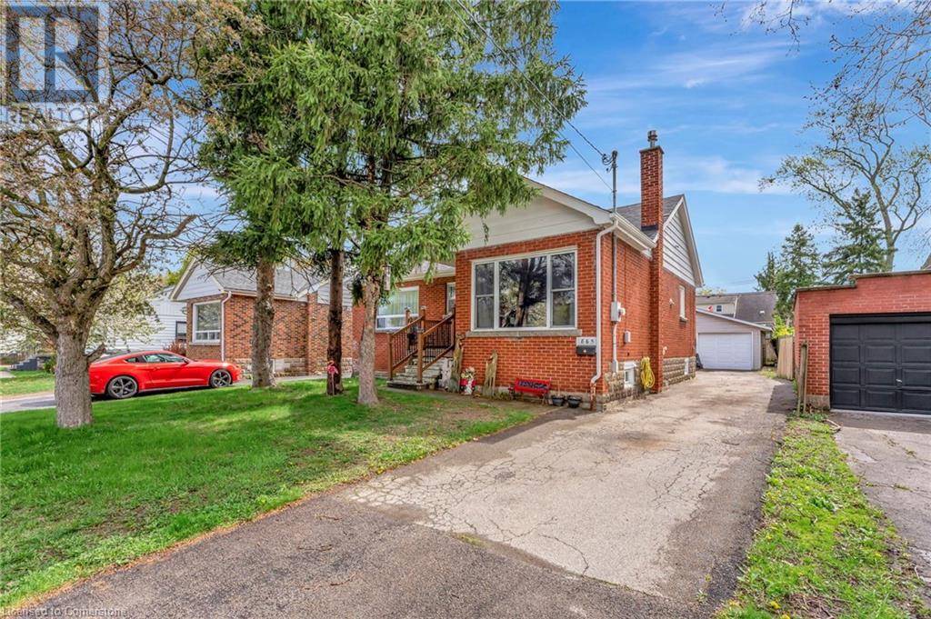 Hamilton, ON L9C4K7,865 GARTH Street