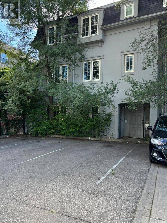 Waterloo, ON N2J2X8,124 KING ST North #2