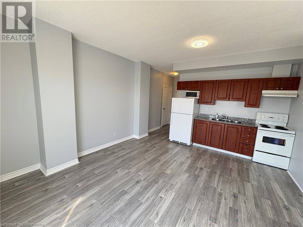 Hamilton, ON L8P2Z6,135 JAMES ST South #804