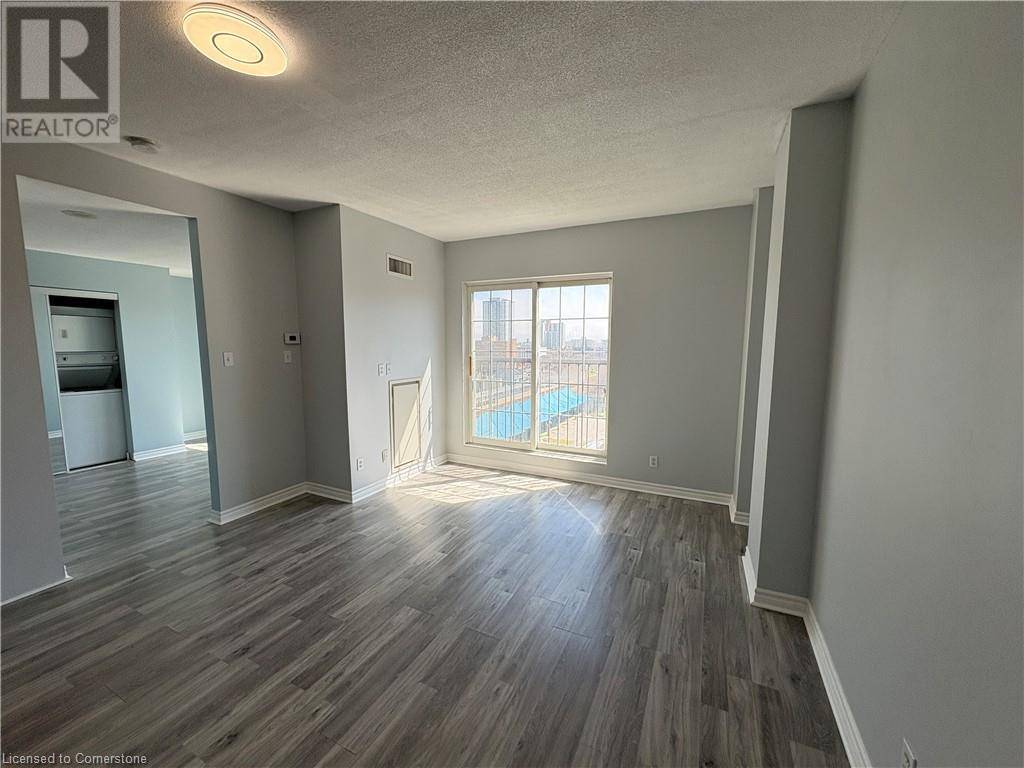 Hamilton, ON L8P2Z6,135 JAMES ST South #804