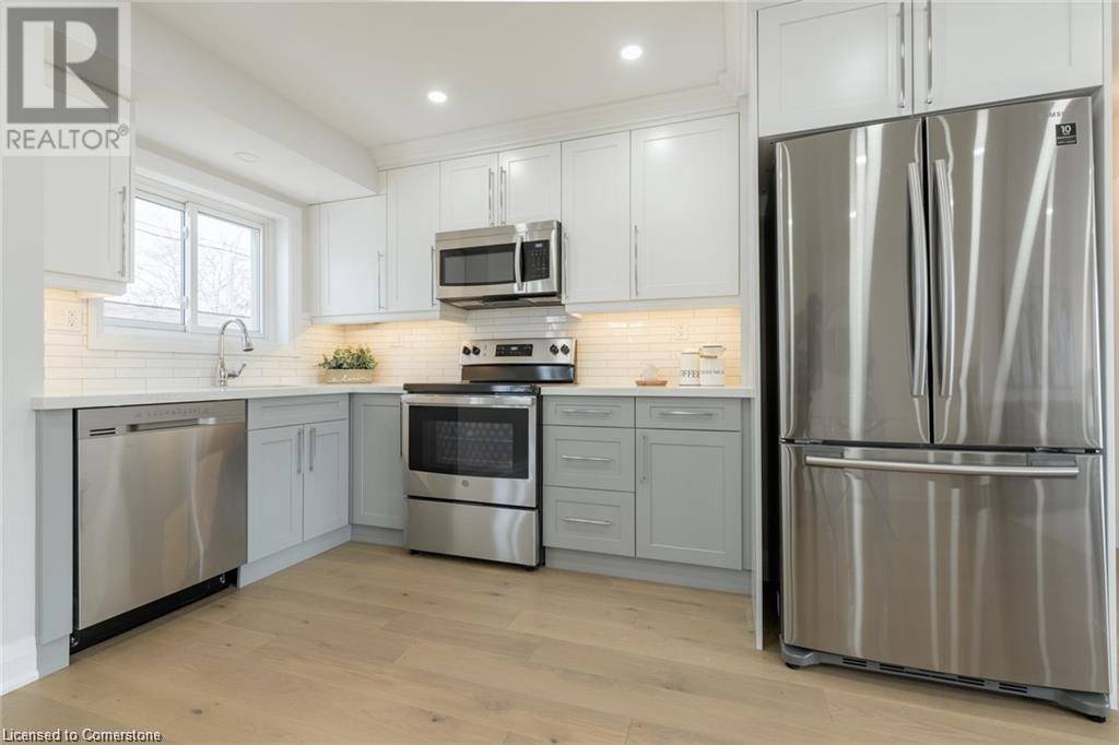 Hamilton, ON L8V2M5,213 THORNER DR #Upper