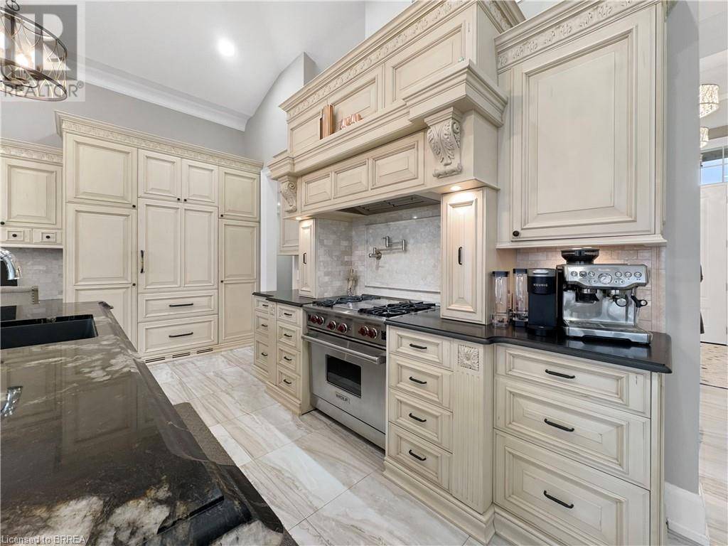 Brantford, ON N3T0E1,18 HARPER Boulevard