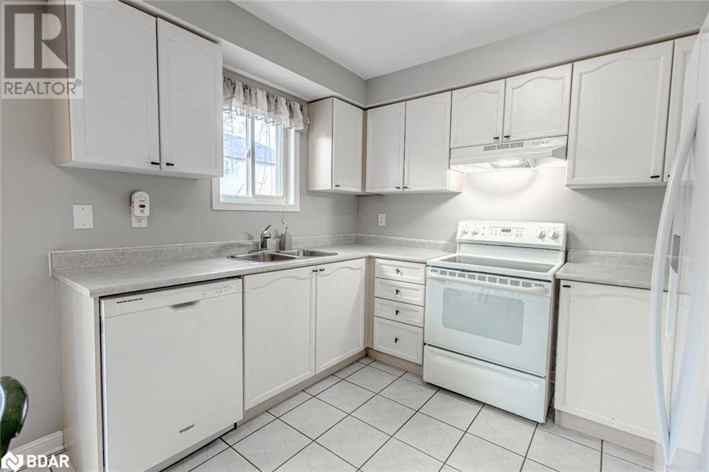 Barrie, ON L4N0R2,71 PRINGLE Drive