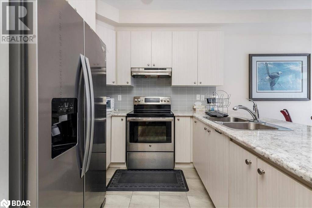 Collingwood, ON L9Y0W9,48 PORTLAND Street