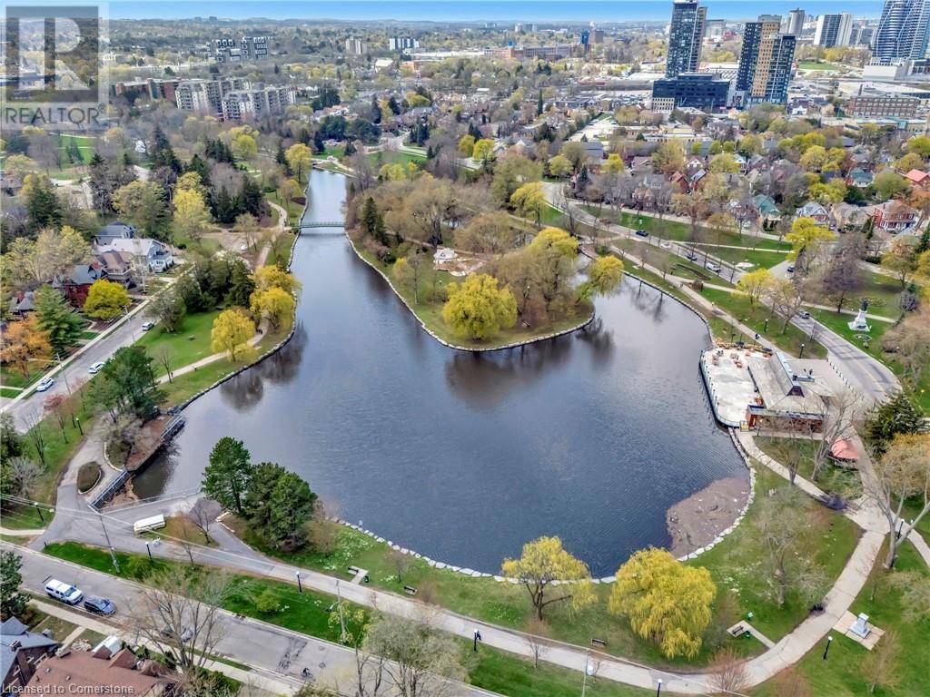 Kitchener, ON N2G0C4,399 QUEEN ST South #217