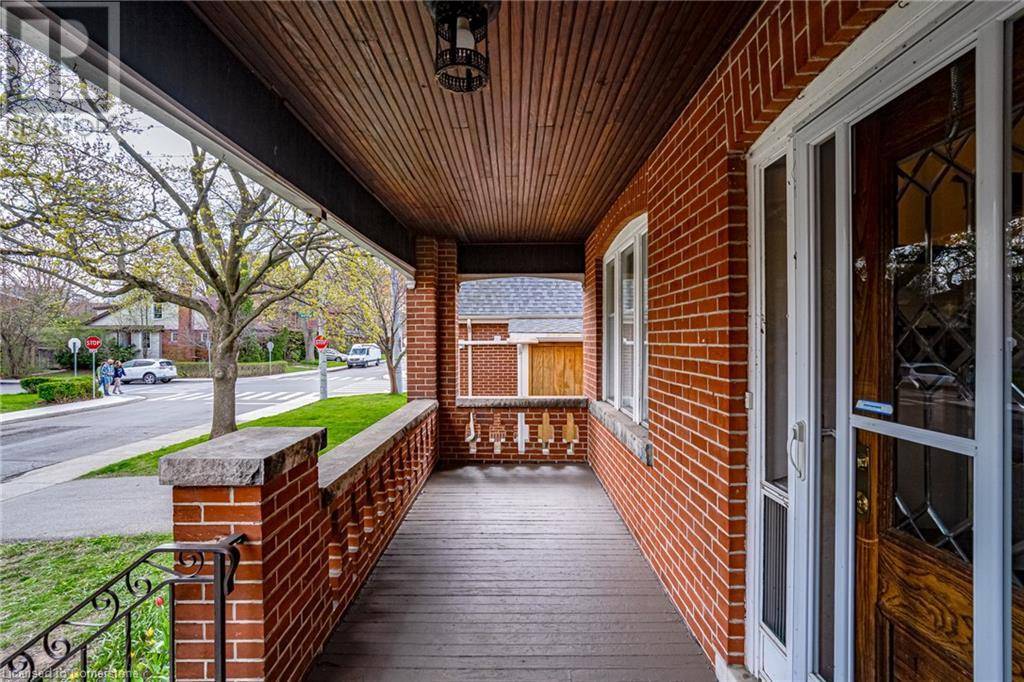 Hamilton, ON L8S1P8,64 SOUTH OVAL Street