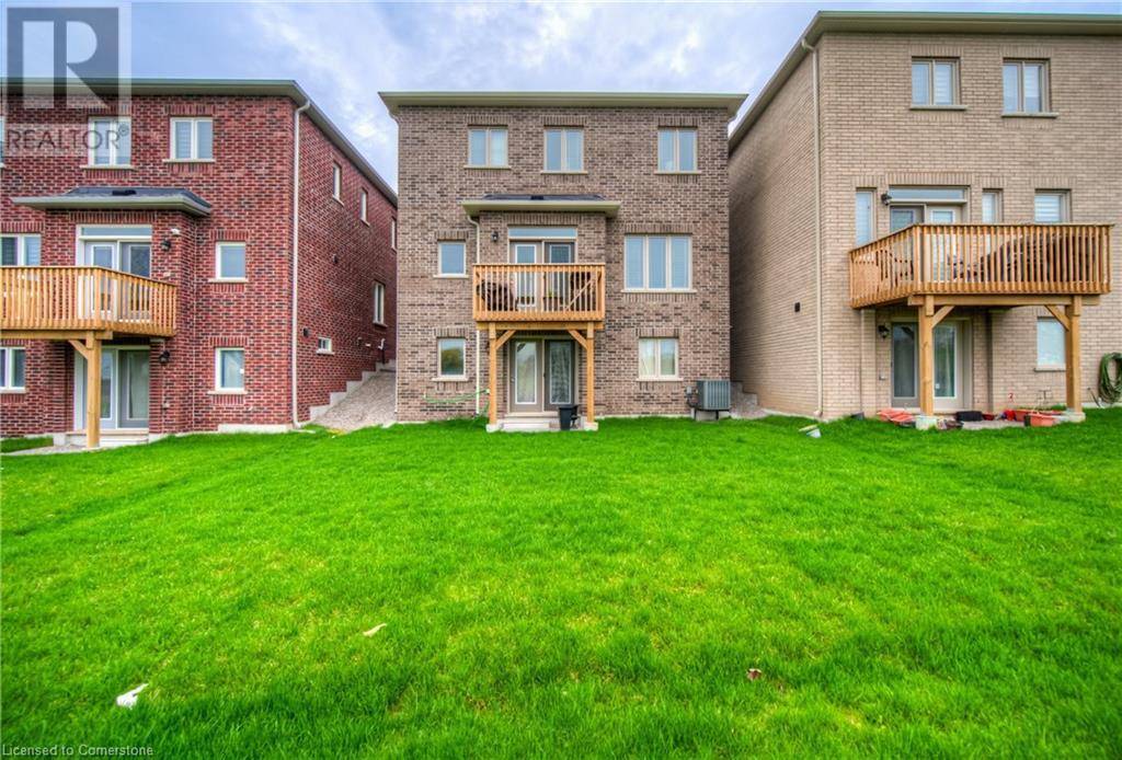 Cambridge, ON N1T0G3,88 BLOOMFIELD Crescent
