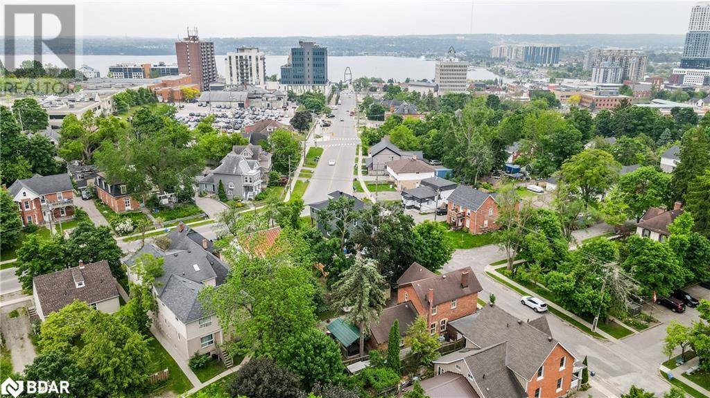Barrie, ON L4M3M8,121 MULCASTER Street