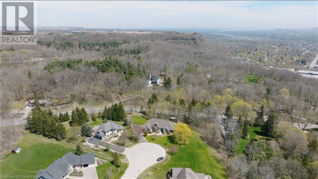 Dundas, ON L9H5A6,27 SUN Avenue