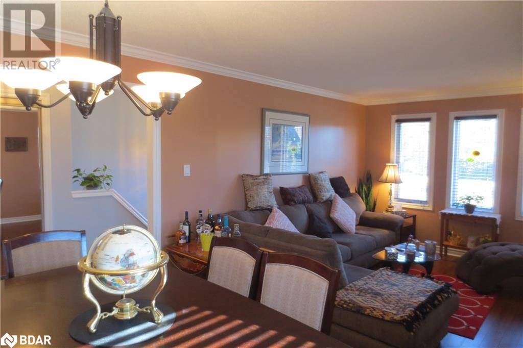 Oro-medonte, ON L0L1T0,4 CAMPBELL Avenue