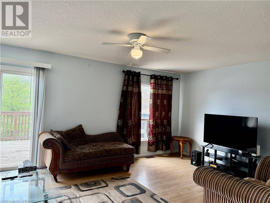 Kitchener, ON N2E4H3,31 REISTVIEW Street